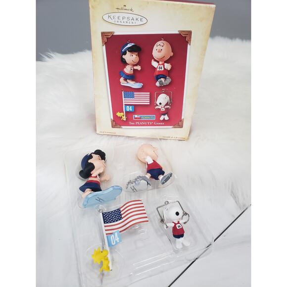 Hallmark Keepsake Ornament 2004 The Peanuts Games Gang Snoopy Lucy Vintage - Picture 1 of 9